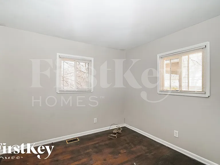 2531 Boulevard Pl — Photo 15