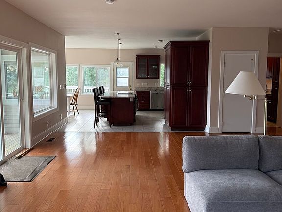 5th image of 63438 Shore Edge Dr