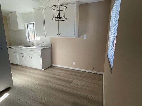 3rd image of 3954 Baywood St APT 2
