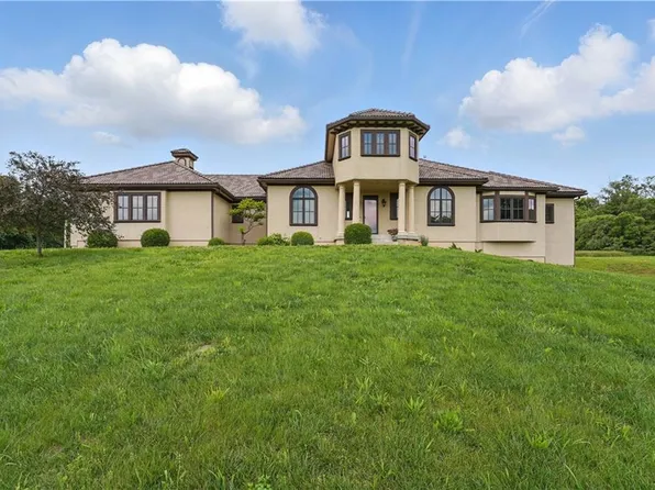 11426 E 233rd St, Peculiar, MO 64078