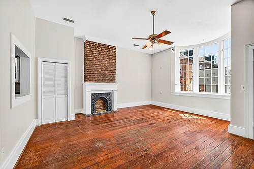 335 King St #A Photo 1