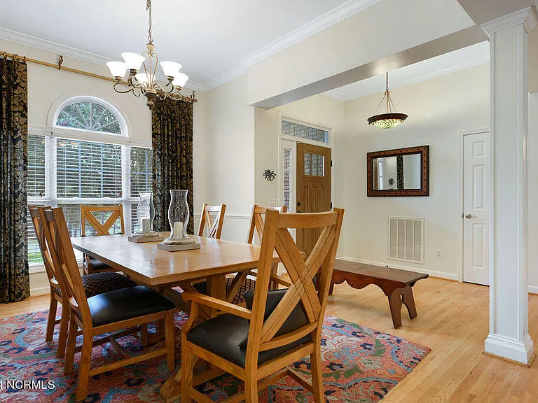 35 Bedford Cir — Photo 4
