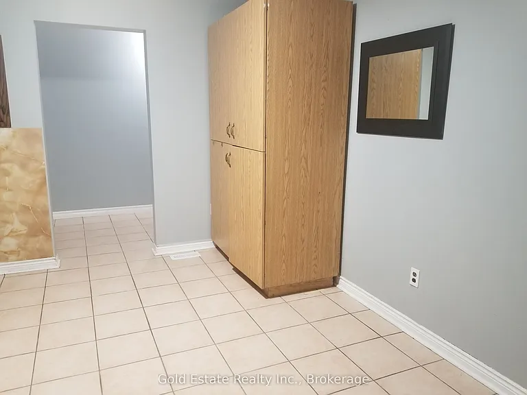 426 Langlois Ave #UPPER — Photo 12