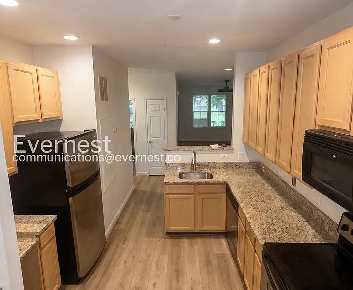 42536 Mayflower Ter — Photo 2