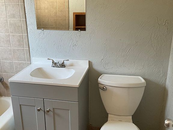 5th image of 4712 SE 18th St