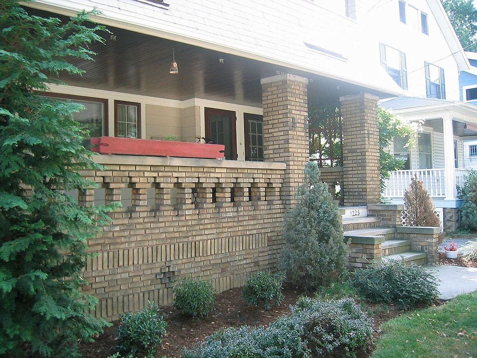 1st image of 1225 Granger Ave