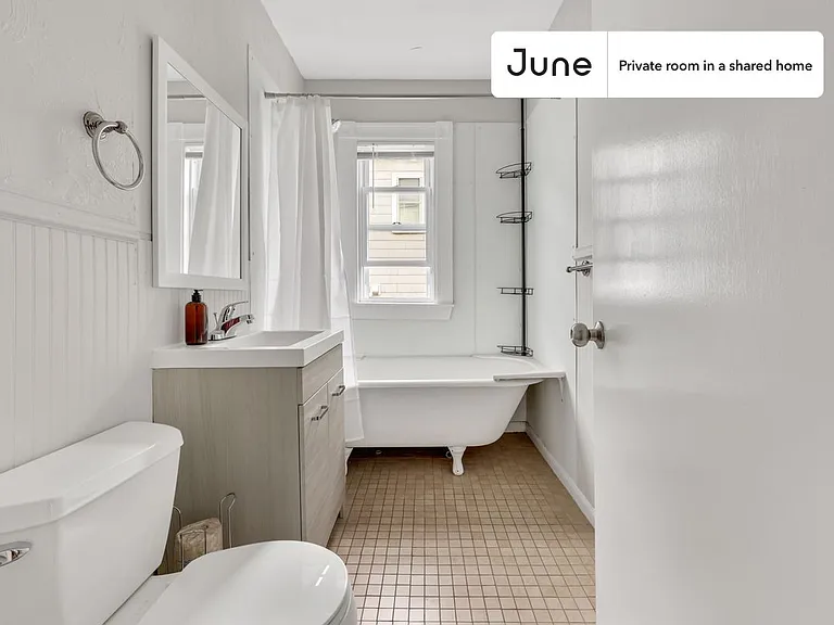 29 Craigie St #C — Photo 13