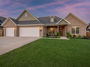 692 Brunello Cir, Springdale, AR 72762