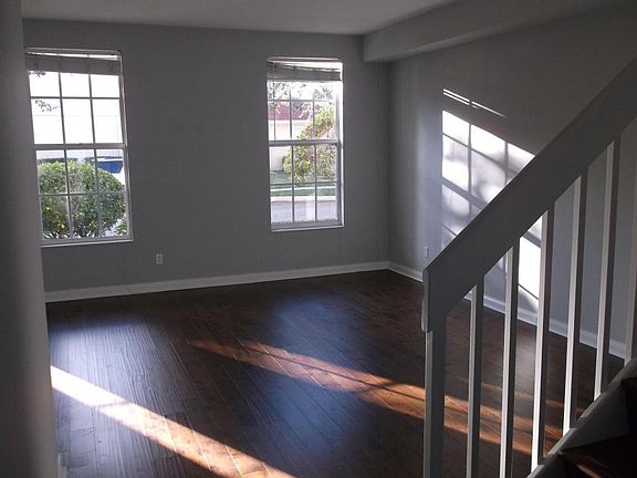 3rd image of 191 Waterford Dr