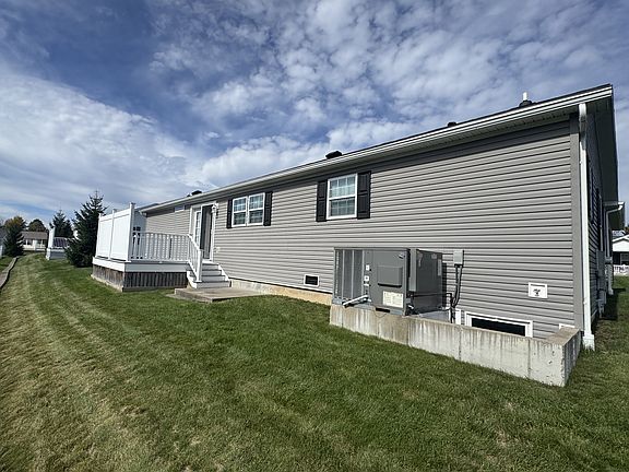 3rd image of 31 Hosta Ln #112