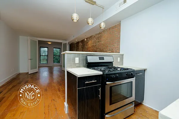 Rented by MySpaceNYC | media 23