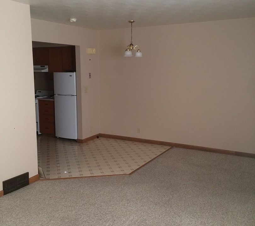 1st image of 715 W Washington Ave APT 10