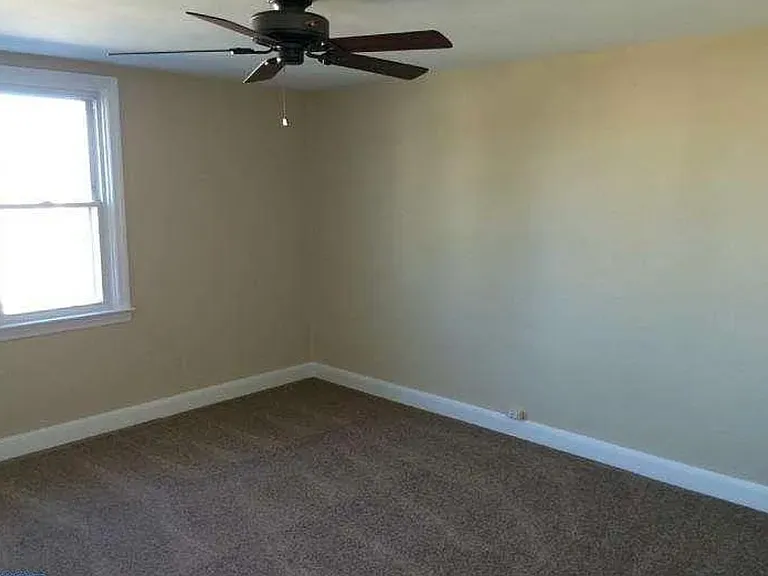 232 W Wyncliffe Ave — Photo 6