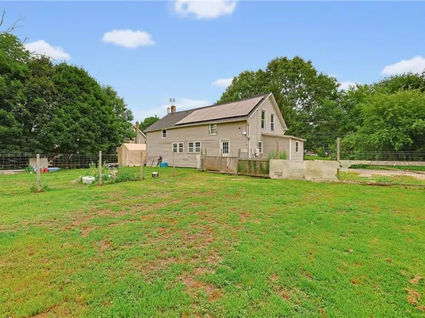 12 Mill Rd, Richmond, RI 02832