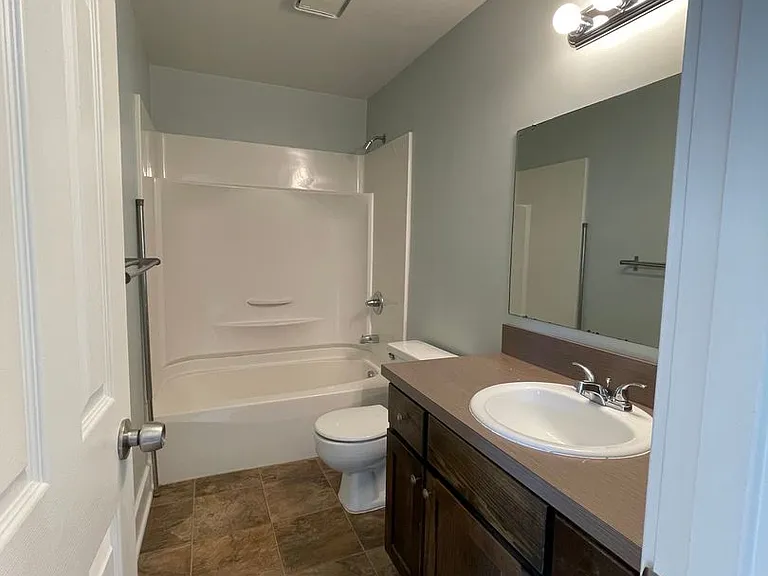 Weathervane Apartments — Photo 11