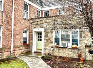 80 Pinewood Rd APT 2C, Hartsdale, NY 10530