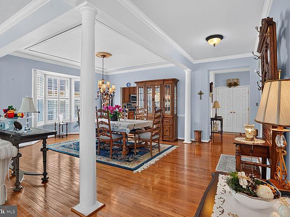 4th image of 17451 Four Seasons Dr
