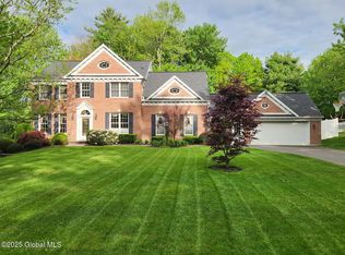 39 Ginger Ter, Halfmoon, NY 12065