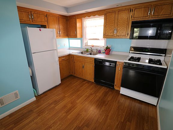 3rd image of 10509 S Artesian Ave #2