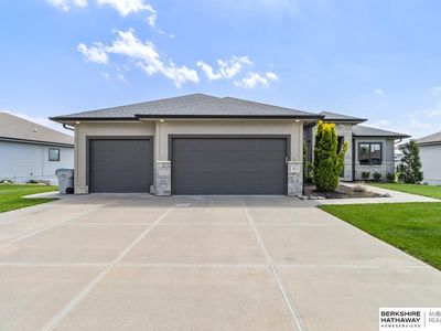 611 Brentwood Dr, Gretna, NE, 68028