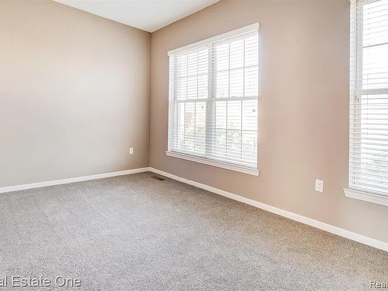 536 Graten St — Photo 13