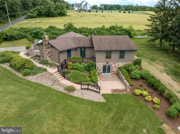 300 Long Ln, Lititz, PA 17543