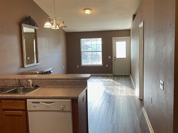 4th image of 7933 Stonebrook Dr