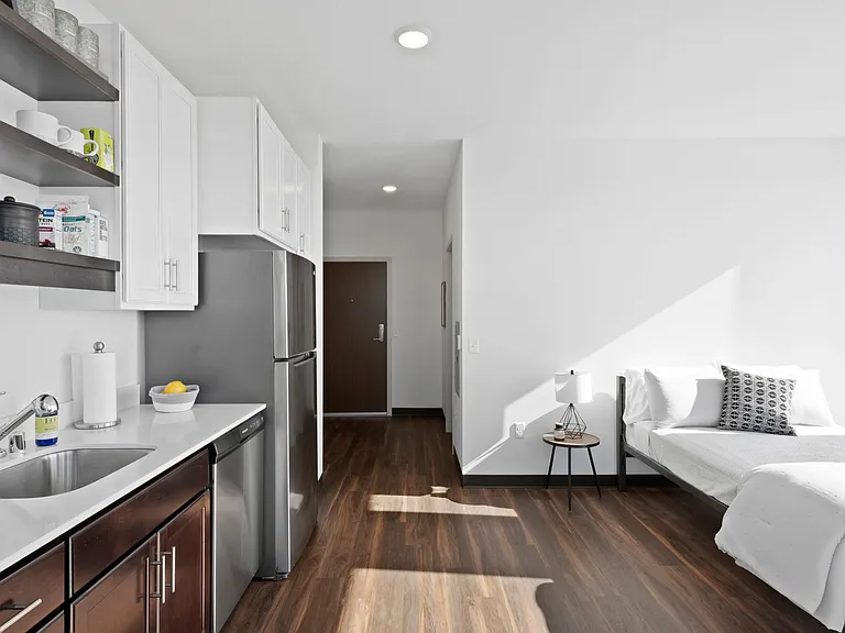 Blaise Apartments — Photo 22