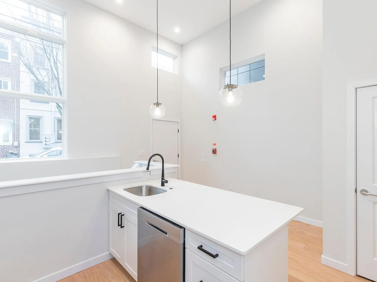 2 bed, 2.5 bath, 1150 sqft, $2,450 — Photo 4