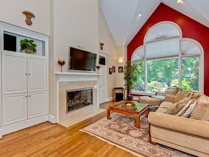2nd image of 11424 Colonial Country Ln