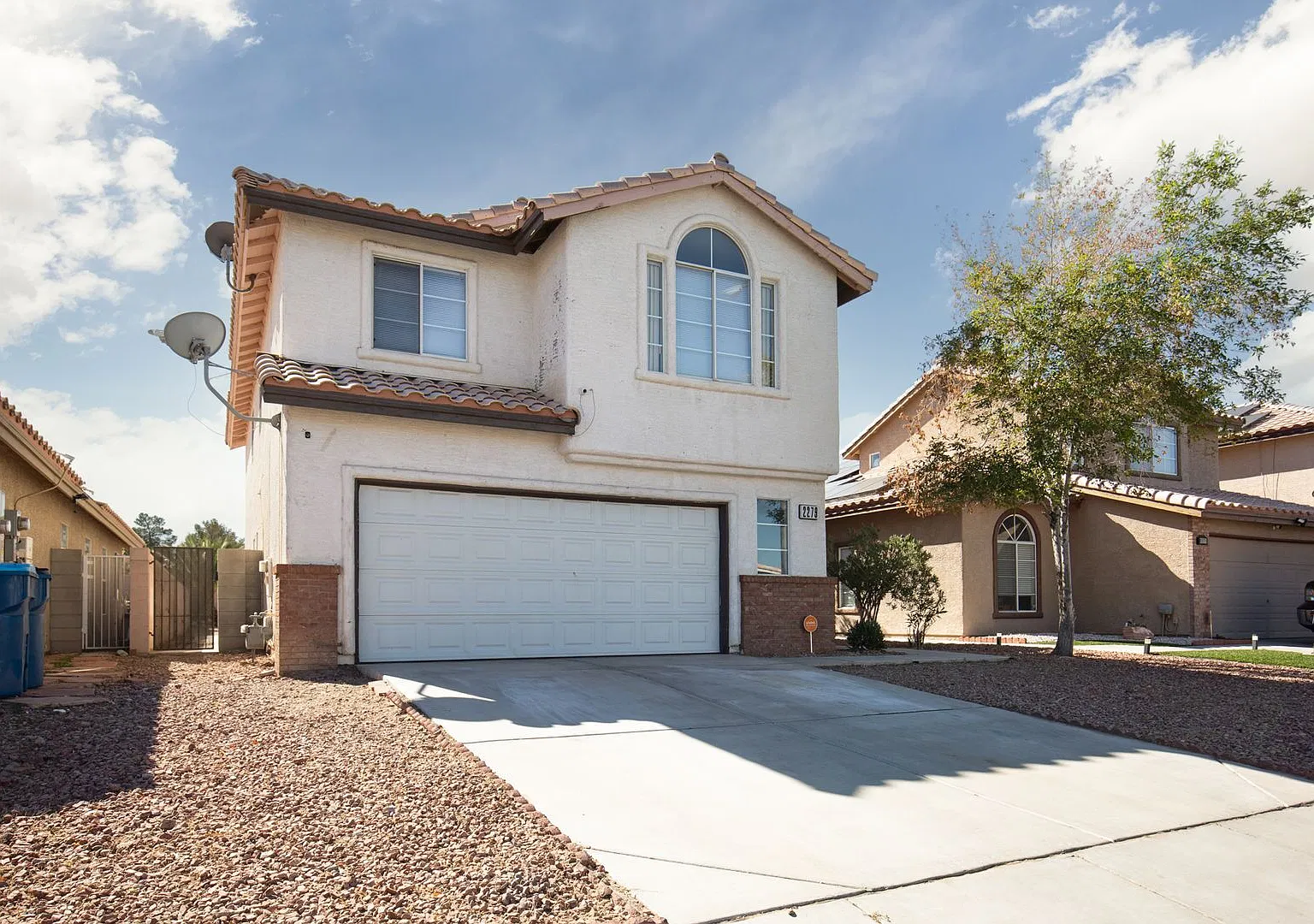 4 Bedrooms Home with no HOA — Photo 2