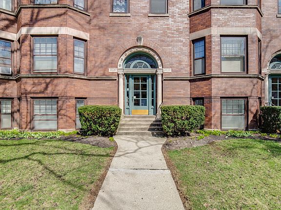 3rd image of 202 N Kenilworth Ave APT 2