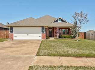 6225 Beverly Hills Dr, Edmond, OK 73034