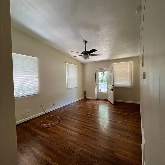 172 Hart Ave — Photo 10