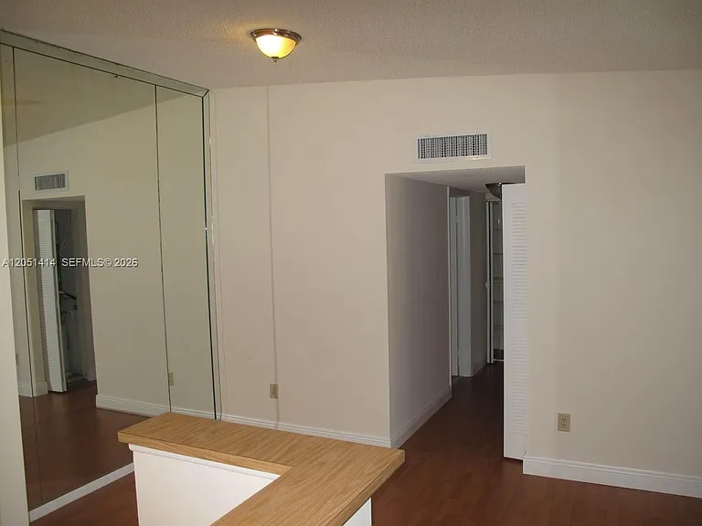 9632 S Belfort Cir #204 — Photo 2