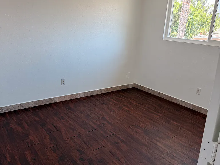 1031 Leslie Rd #4 — Photo 5