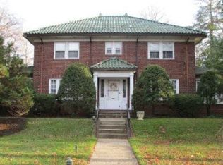 26 Beacon Hill Rd, Port Washington, NY 11050