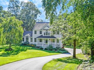 24 Autumn Ridge Rd, Oxford, CT 06478
