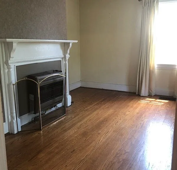 1009 Market St E — Photo 18