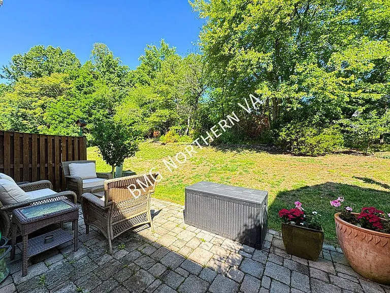 5654 Governors Pond Cir — Photo 37