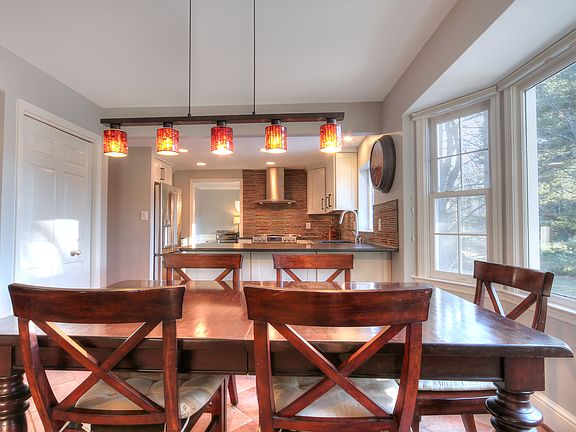 3rd image of 206 Falcon Ridge Rd