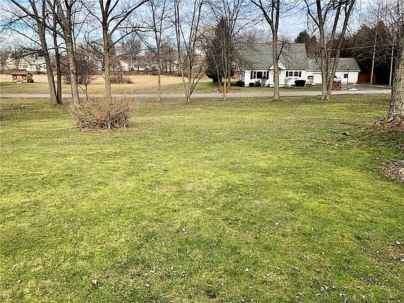 3rd image of 266 Lincoln Ave