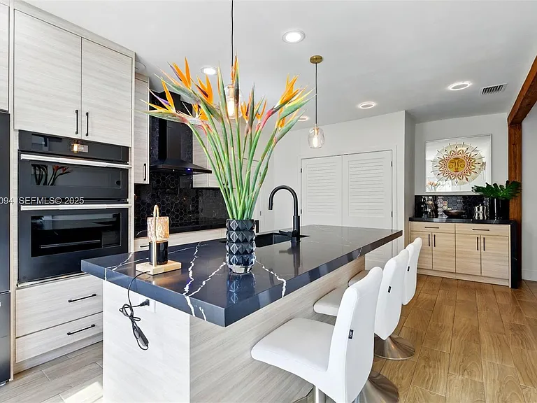 1363 Biarritz Dr — Photo 13