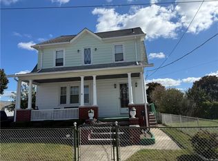 11 Brockton St, Providence, RI 02904