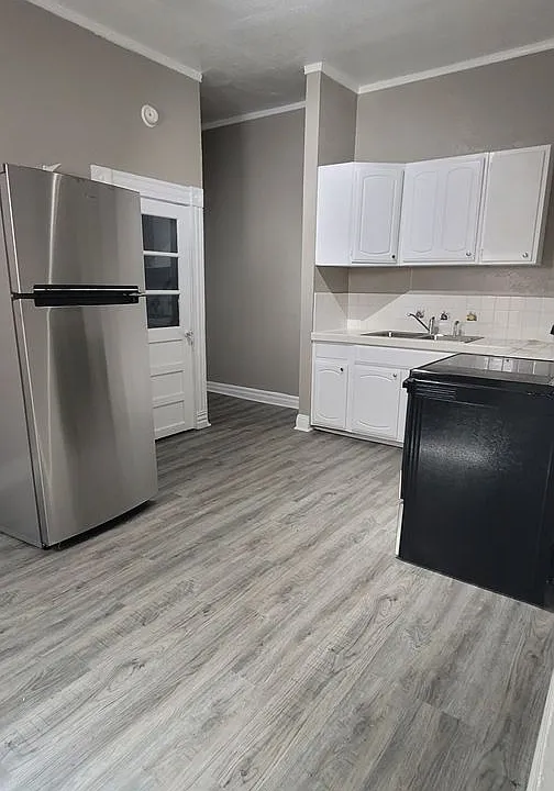 1523-1525 Triplex