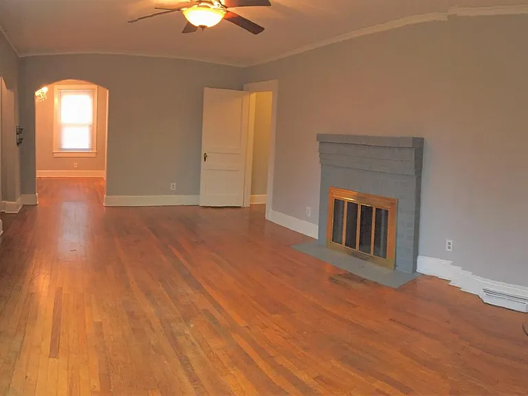 210 S Franklin Rd — Photo 10