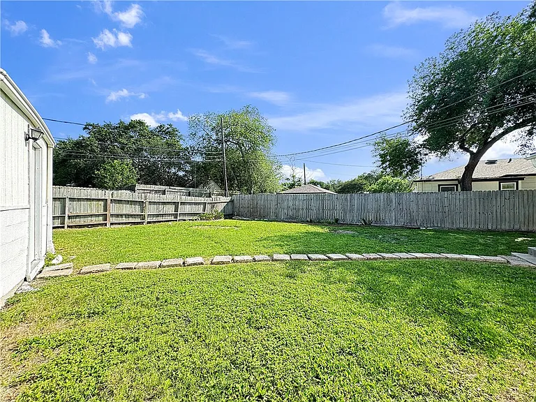 329 Foster Dr — Photo 14