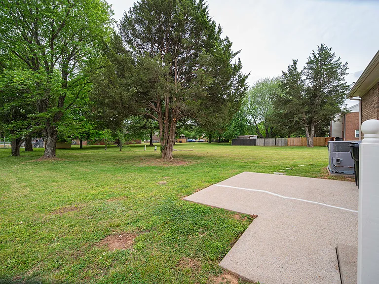 2594 Exeter Dr — Photo 24
