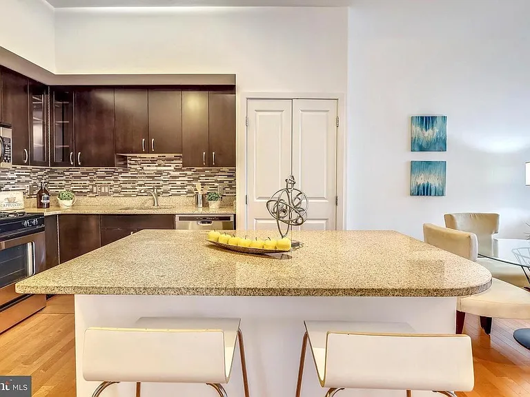 440 L St NW #1106 — Photo 16