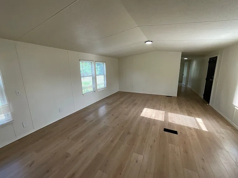10700 Deer Ln — Photo 4